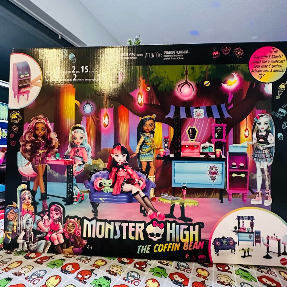 Viral NIB Monster High The Coffin Bean FULL PLAYSET!